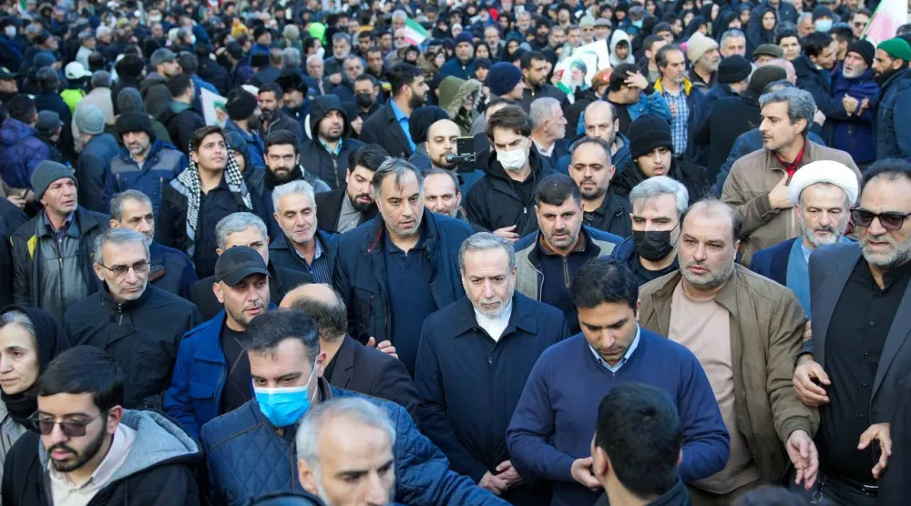 صورة نشرها حساب عراقجي على شبكة «تلغرام» من حضوره مراسم تشييع عناصر قوات الأمن في طهران الأسبوع الماضي