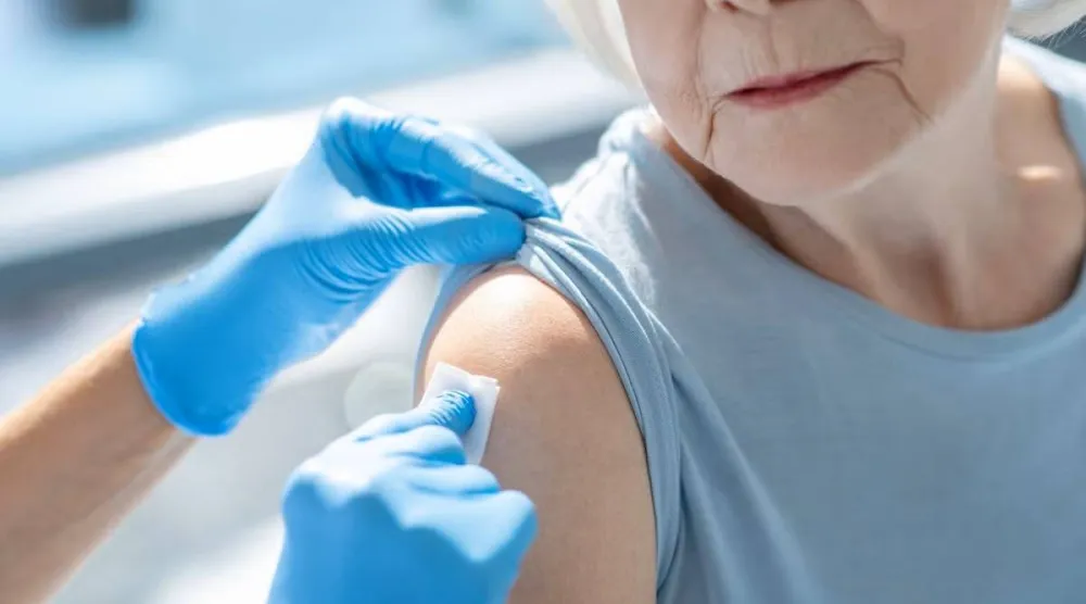 يُنصح بإعطاء لقاح الحزام الناري للأشخاص بعد سن الخمسين (جامعة هارفارد)