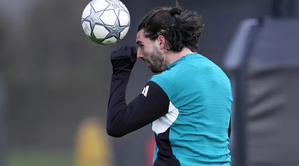 لاعب الوسط المجري الدولي دومينيك سوبوسلاي (د.ب.أ)