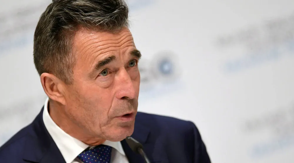 آندرس فو راسموسن رئيس وزراء الدنمارك الأسبق والأمين العام الأسبق لحلف «الناتو» يتحدث خلال مؤتمر ميونيخ الأمني ​​السنوي في ميونيخ بألمانيا في 16 فبراير 2019 (رويترز)