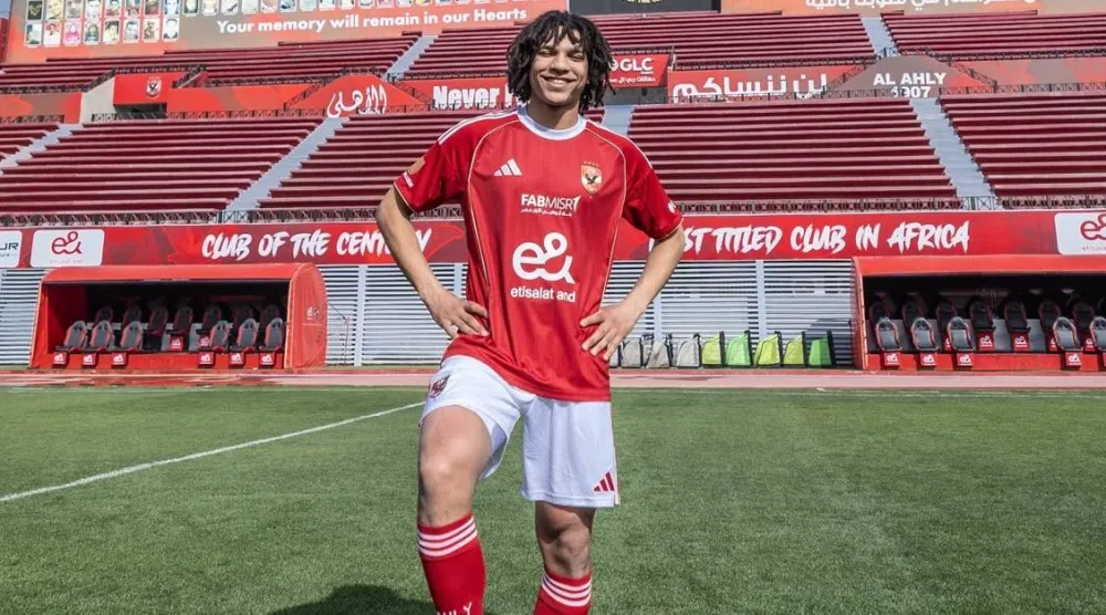 مروان عثمان بقميص النادي الأهلي (موقع النادي)