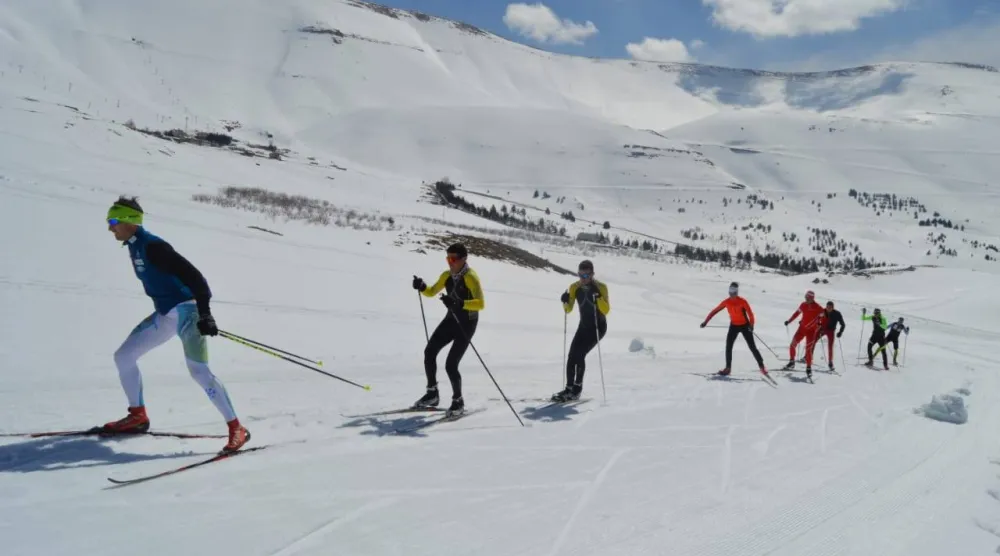 مركز المزار في كفردبيان الأشهر في موسم التزلج (فيسبوك)