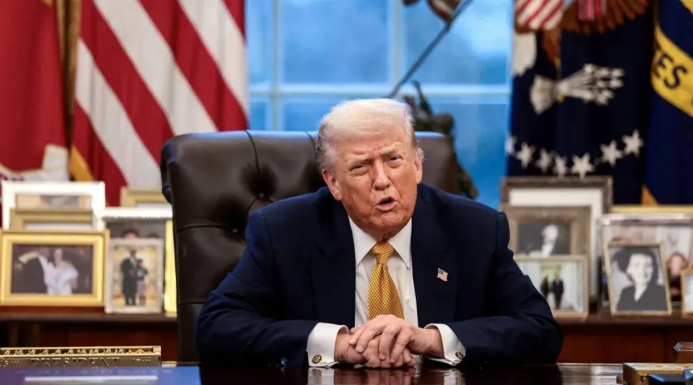 ABD Başkanı Donald Trump, Beyaz Saray'daki Oval Ofisinden konuşuyor (Reuters)