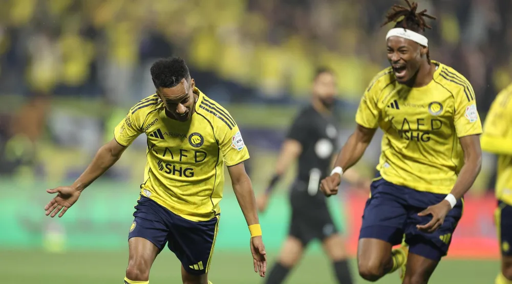 غريب محتفلاً بهدفه في ضمك (تصوير: عدنان مهدلي)