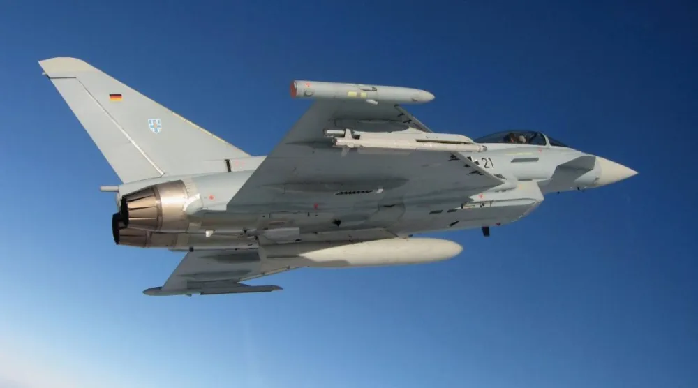 بريطانيا تعتزم إنفاق مئات الملايين لتحديث مقاتلات تايفون 