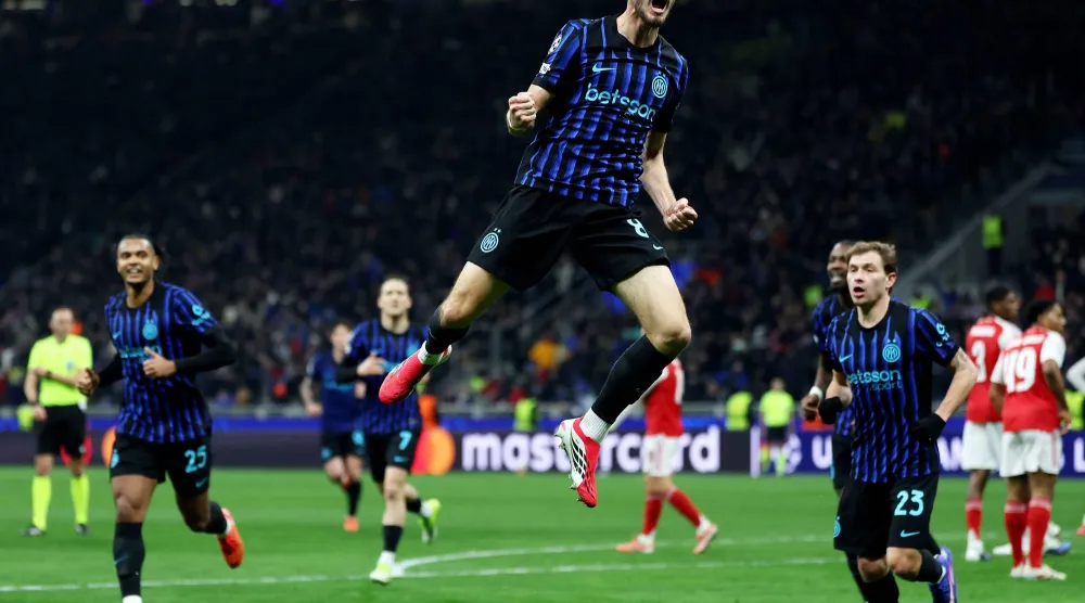 يدخل إنتر مواجهة بيزا الجمعة بطموح المحافظة على صدارته على أقل تقدير (د.ب.أ)