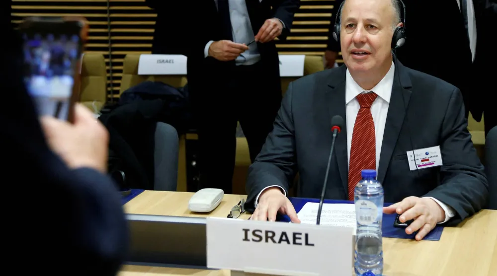 وزير التعاون الإقليمي الإسرائيلي حينها تساحي هنغبي (ومستشار الأمن القومي لاحقاً) خلال فعالية في بروكسل ببلجيكا يوم 31 يناير 2018 (رويترز)