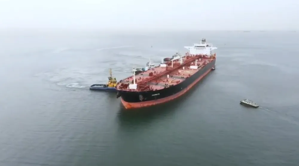 تُغذي منحة المشتقات النفطية محطات الكهرباء في جميع المحافظات اليمنية (البرنامج السعودي)