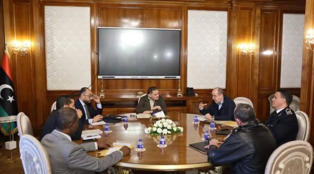 رئيس حكومة الوحدة في اجتماع لمتابعة أعمال لجنة ضبط الأسعار في العاصمة الليبية (مكتب الدبيبة)