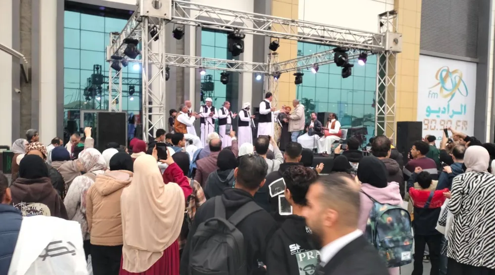 أنشطة المعرض الفنية تجتذب الجمهور (الشرق الأوسط)