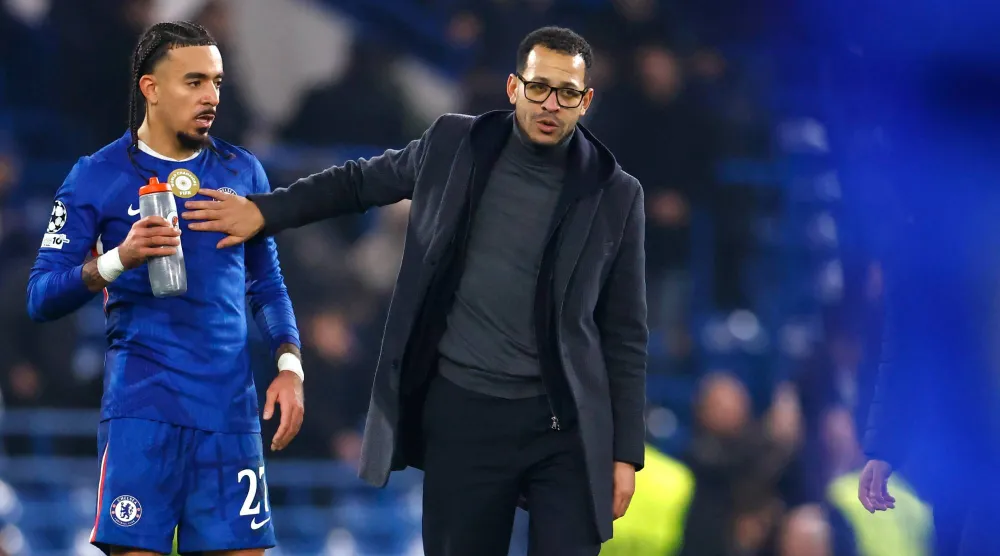 ليام روزنير مدرب تشيلسي (إ.ب.أ)