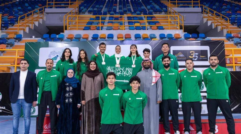 لاعبو وأعضاء البعثة السعودية في لقطة جماعية بعد نهاية المنافسات (الشرق الأوسط)