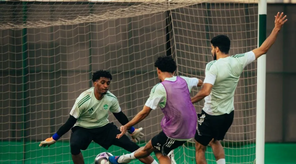 لاعبو الأهلي خلال تدريباتهم الأخيرة (موقع النادي)