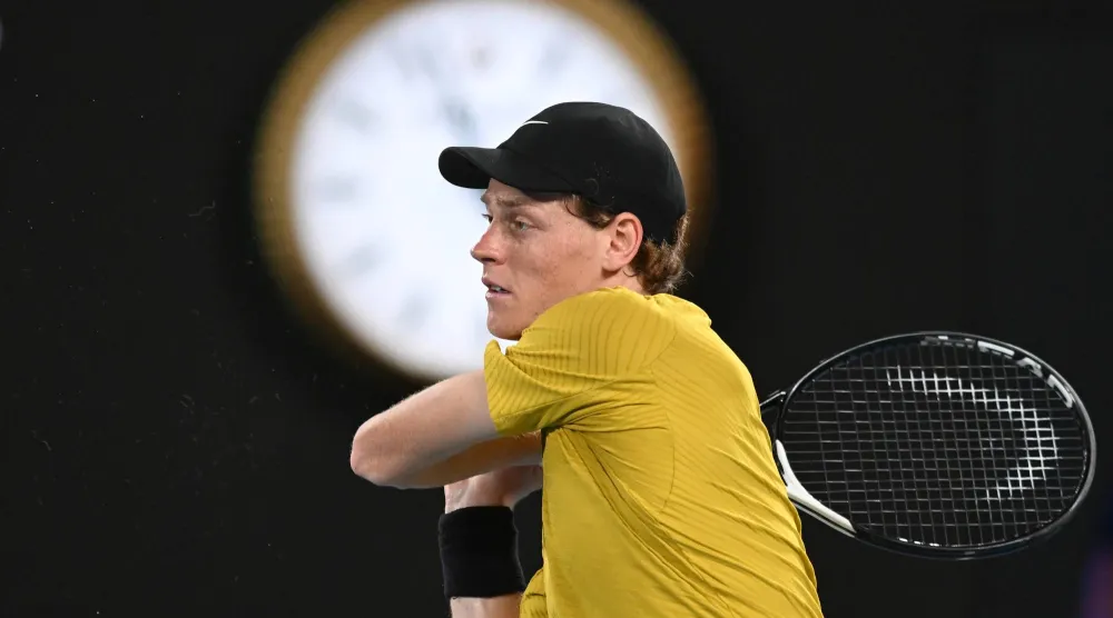 الإيطالي يانيك سينر يواصل التقدم في ملبورن (د.ب.أ)