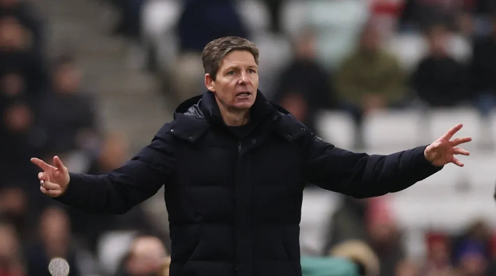 أوليفر غلاسنر مدرب كريستال بالاس (رويترز)