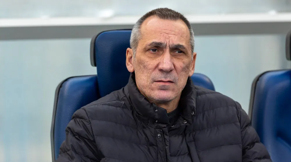 دونيس طالب الحكام بالعدالة مع الخليج (تصوير: عيسى الدبيسي)