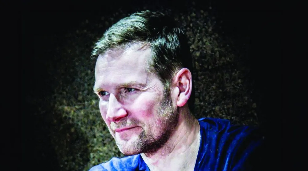 رواية فرنسية عن بيع جزيرة غرينلاند في مزاد علني