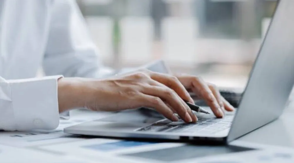 غوانغوي قام بتسجيل الدخول إلى نظام الشركة 5 مرات في يوم وفاته (رويترز)