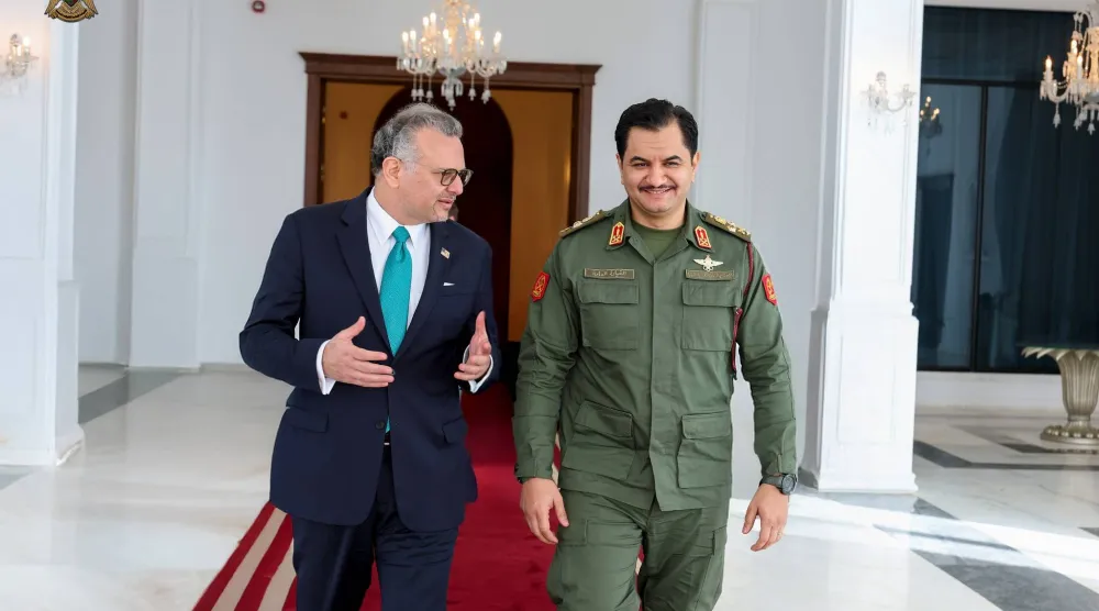 صدام حفتر مستقبلاً مسعد بولس في مقر القيادة العامة للجيش الوطني الليبي الأحد (القيادة العامة)