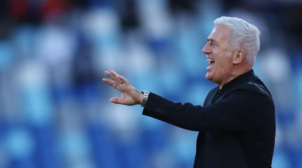 فلاديمير بيتكوفيتش مدرب منتخب الجزائر (رويترز) 