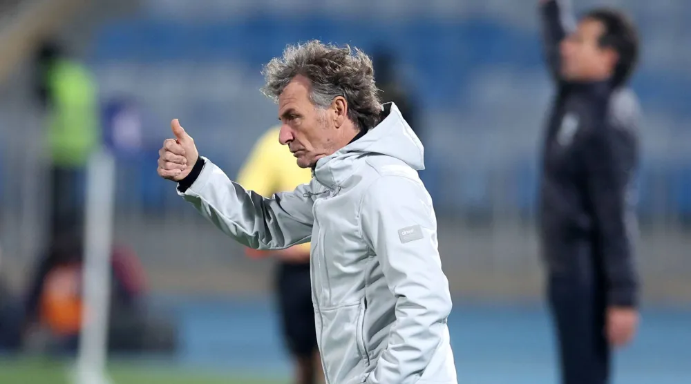 الأوروغوياني دانيال كارينيو مدرب فريق الرياض (تصوير: مشعل القدير)