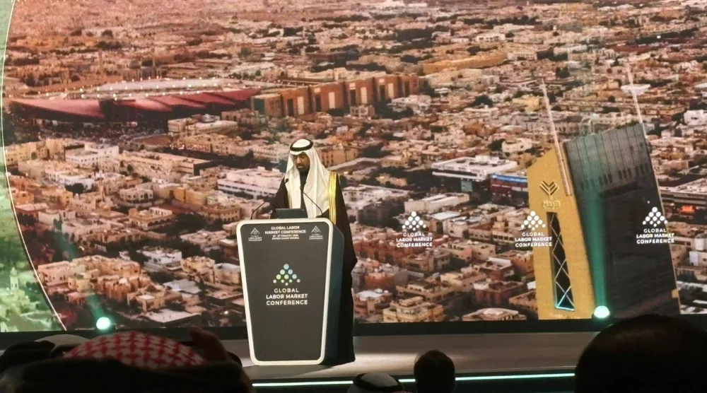 وزير الموارد البشرية والتنمية الاجتماعية خلال كلمته الافتتاحية للمؤتمر الدولي لسوق العمل (الشرق الأوسط)