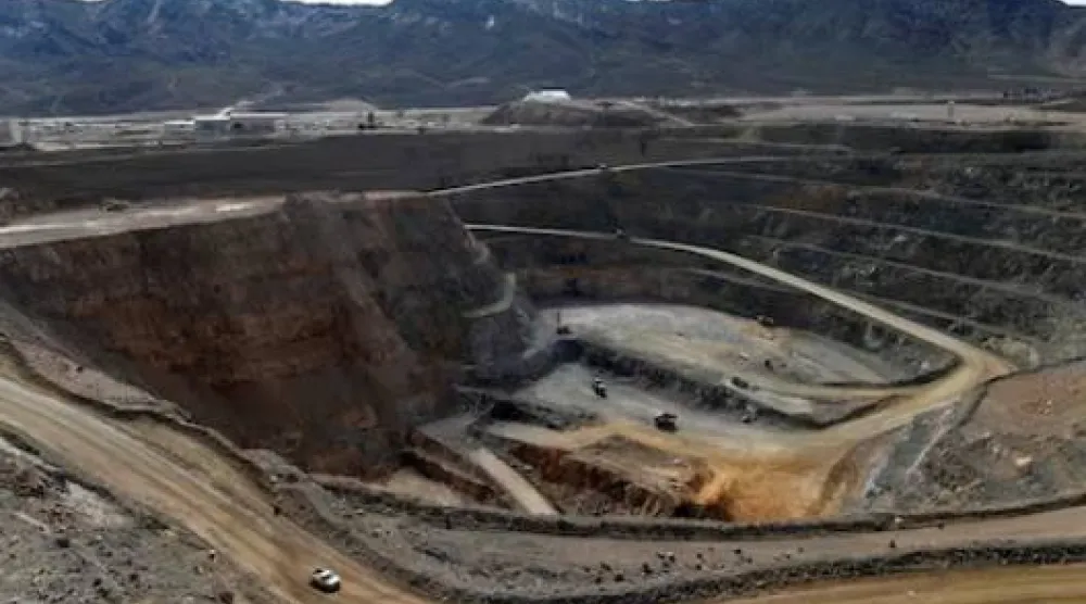 منجم للعناصر الأرضية النادرة في ماونتن باس - كاليفورنيا (رويترز)
