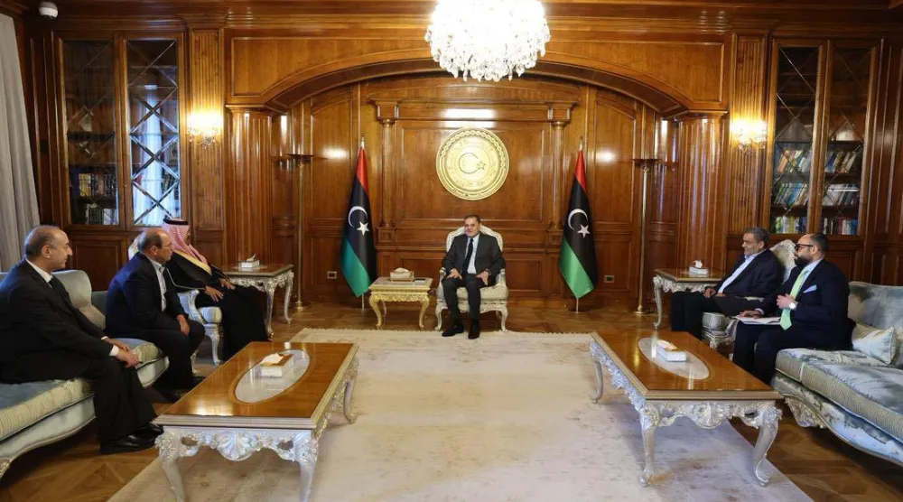 الدبيبة مستقبلاً في طرابلس وفد شركة «أجيال» للبترول والطاقة السعودية 25 يناير (مكتب الدبيبة)