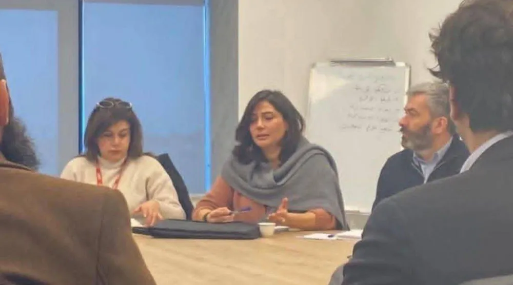 صورة متداولة لمشاركة ديمة آصف شوكت في اجتماع بوزارة الشؤون الاجتماعية والعمل السورية