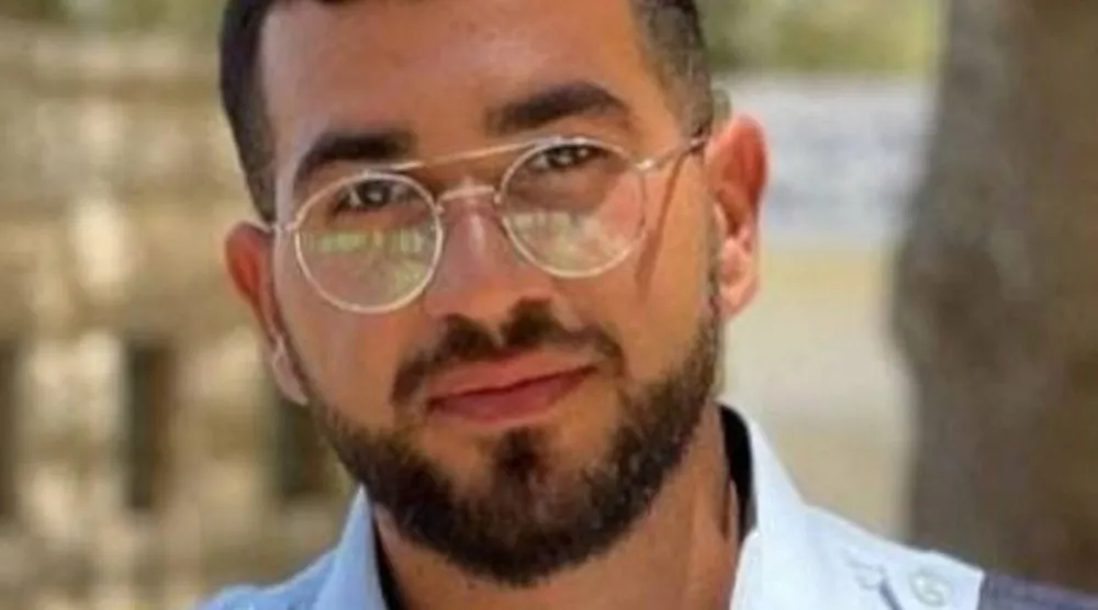 الشرطي الإسرائيلي ران غفيلي (صورة قدمتها حملة إسرائيلية لاستعادة الرهائن وبثتها «رويترز»)