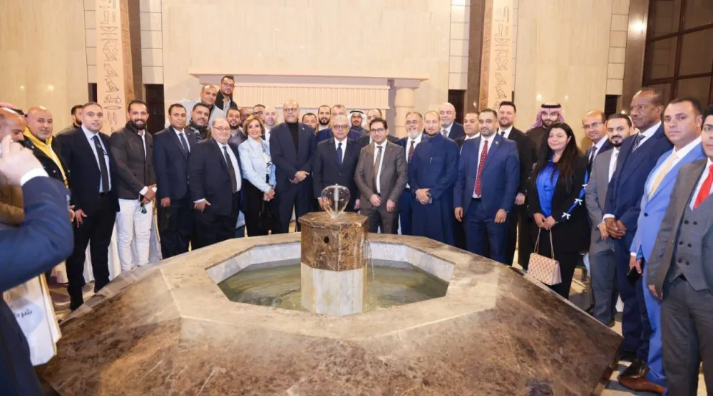 وزير العمل المصري محمد جبران خلال لقاء بمقر السفارة المصرية في السعودية مساء الأحد (وزارة العمل المصرية)