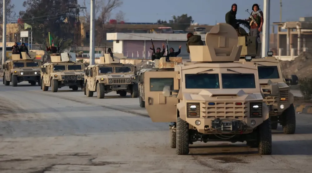 Suriye Demokratik Güçleri (SDG) birlikleri, Suriye'nin kuzeydoğusundaki Haseke bölgesine çekilme işlemlerini tamamladı. (Reuters)