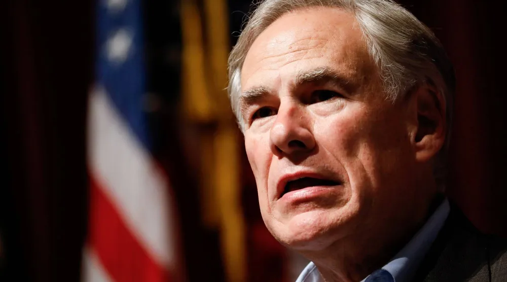 حاكم تكساس غريغ أبوت (رويترز)