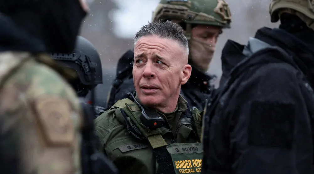 قائد دوريات الحدود في أميركا غريغوري بوفينو خلال تواجده في مدينة مينيابوليس (رويترز)