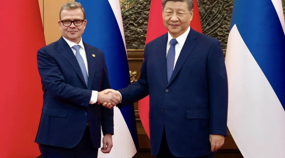 شي مستقبلاً أوربو في بكين اليوم (د.ب.أ)