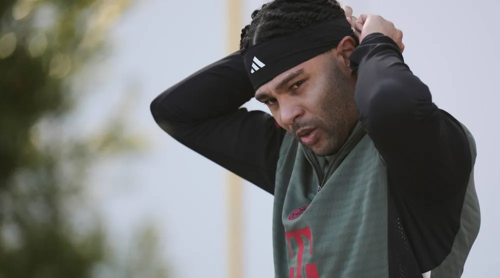 سيرج غنابري جاهز لمواجهة «آيندهوفن» (أ.ب)