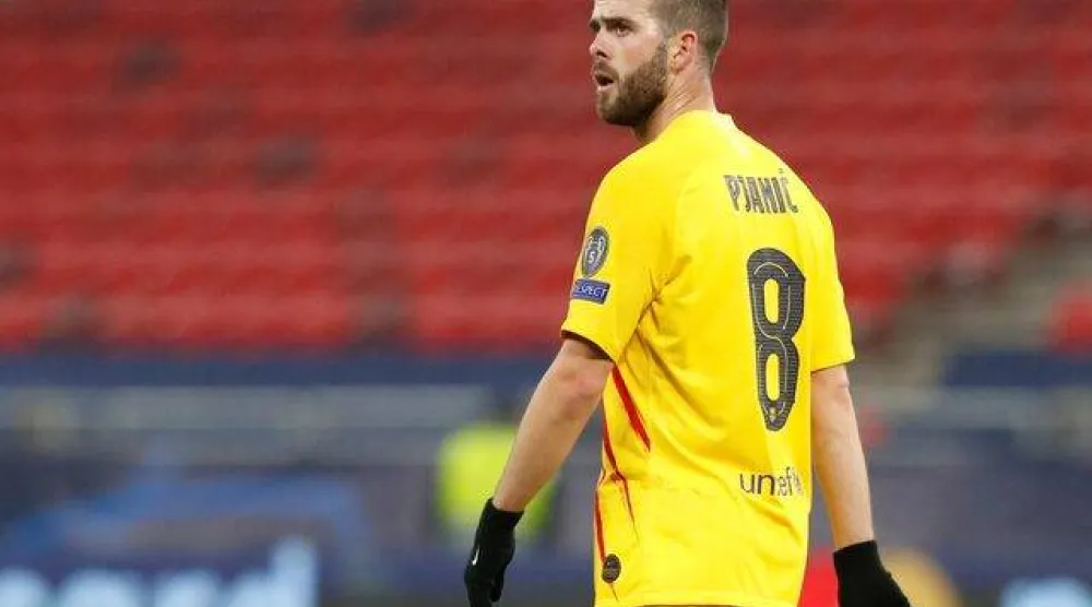 ميراليم بيانيتش نجم خط وسط منتخب البوسنة والهرسك سابقاً (رويترز)