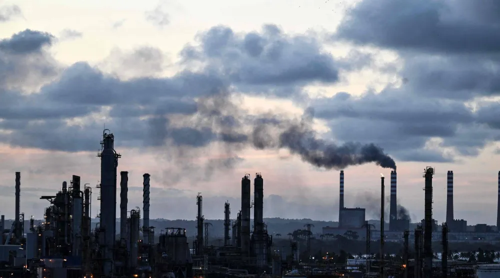 مصفاة إل باليتو في بويرتو كابيلو، ولاية كارابوبو، فنزويلا (أ.ف.ب)