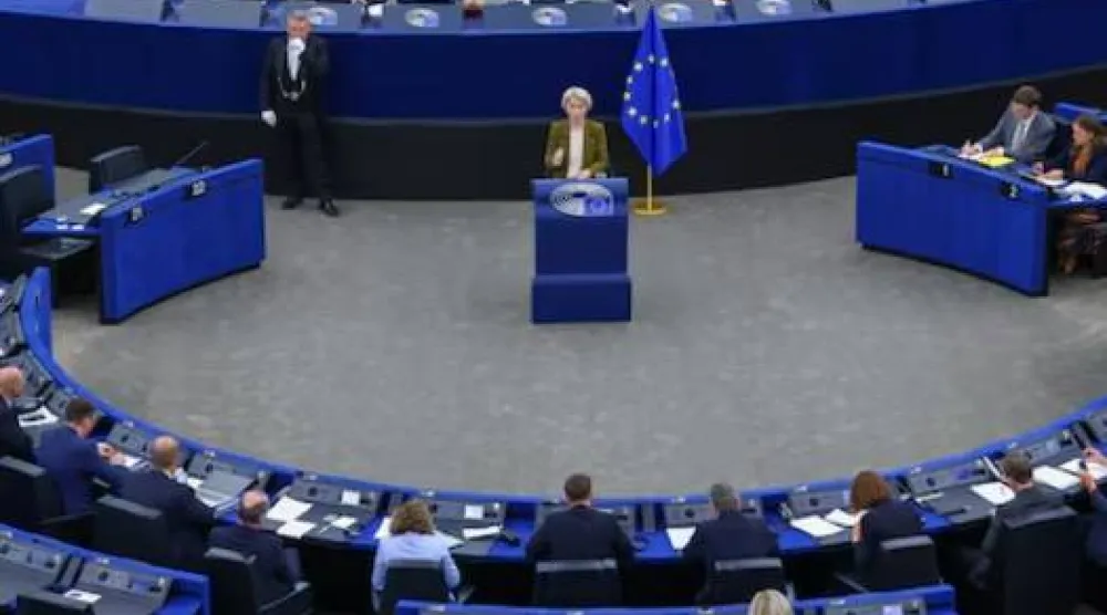 تُلقي رئيسة المفوضية الأوروبية أورسولا فون دير لاين خطاب «حال الاتحاد الأوروبي» أمام البرلمان الأوروبي في ستراسبورغ بفرنسا (رويترز)