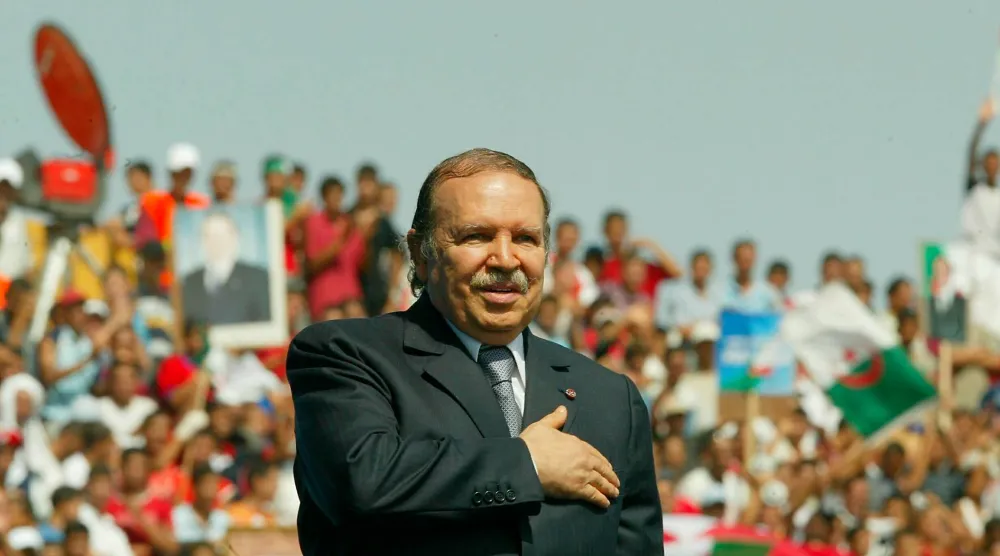 وفاة الرئيس الراحل عبد العزيز بوتفليقة عجلت بسقوط عشرات المسؤولين في نظام حكمه (الشرق الأوسط)