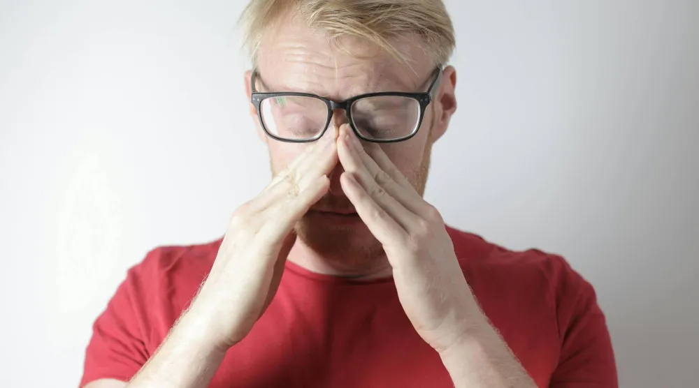 عندما يترافق الإرهاق مع التشاؤم وانعدام الجدوى يصبح الاكتئاب أمراً متوقعاً (بيكسلز)