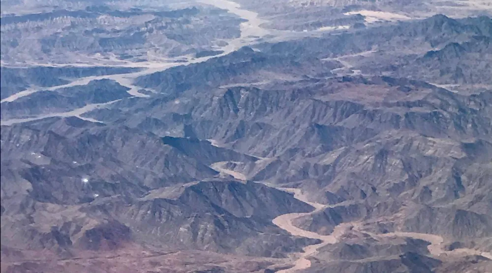لقطة علوية لجبال جنوب سيناء (تصوير: عبد الفتاح فرج)