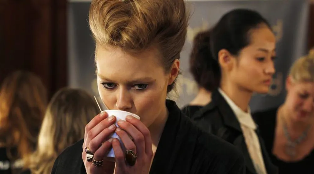 تناول الشوكولاته الساخنة قد يؤدي إلى ارتفاع مستوى السكر في الدم (رويترز)