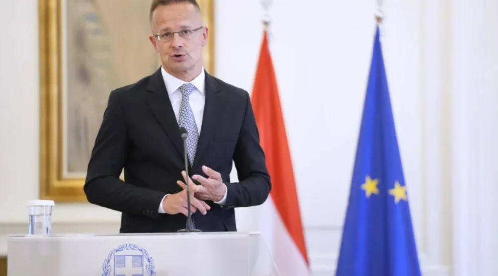 وزير الخارجية المجري بيتر سيارتو (أ.ب)