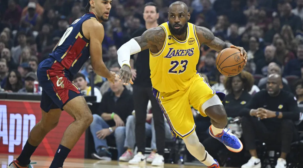 ليبرون جيمس (رويترز)