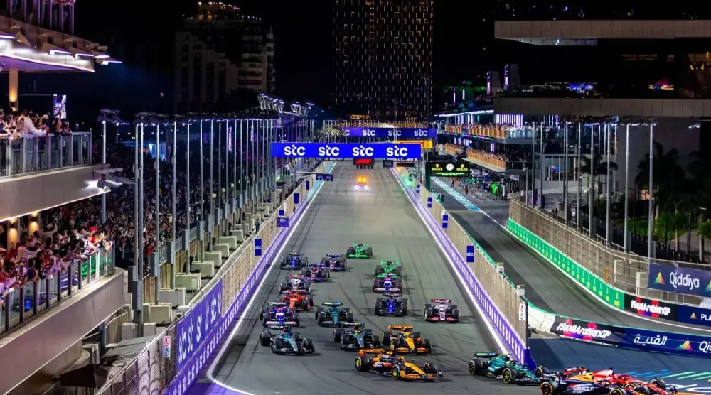 تُوجت جائزة السعودية الكبرى بلقب «أفضل حدث استعراضي في (الفورمولا 1)» (الشرق الأوسط)