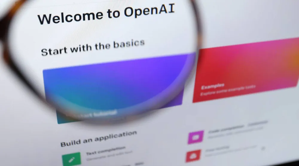 الصفحة الرئيسية لـ«تشات جي بي تي» تظهر عليها عبارة «مرحباً بكم في أوبن إيه آي» - بافاريا (د.ب.أ)