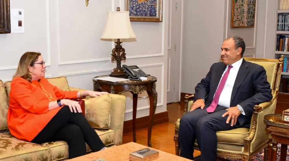 وزير الخارجية المصري بدر عبد العاطي خلال لقائه مديرة القوة متعددة الجنسيات والمراقبين في سيناء إليزابيث ديبل بالقاهرة (الخارجية المصرية)