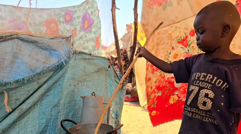 مخيم «دالي» في بلدة طويلة التي فرَّ إليها عدد كبير من سكان مدينة الفاشر (برنامج الأغذية العالمي)