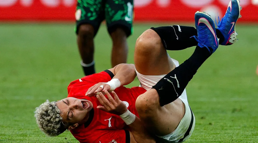 إمام عاشور نجم الأهلي ومنتخب مصر (أ.ف.ب)